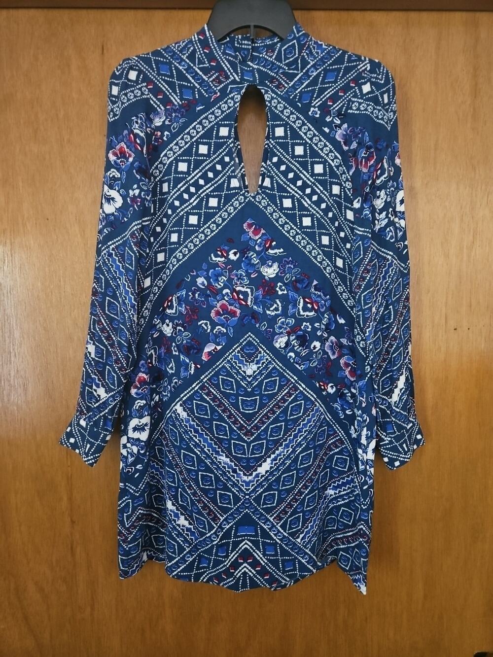 Express Dress Womens Sz XS Green Blue Floral Oval Opening Front/Back